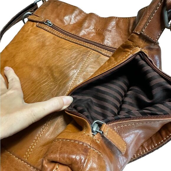 Jack Georges Crossbody Unisex Bag with Zipper Closure Side Pocket Honey Colored - Picture 7 of 11